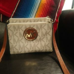 Michael kors crossbody